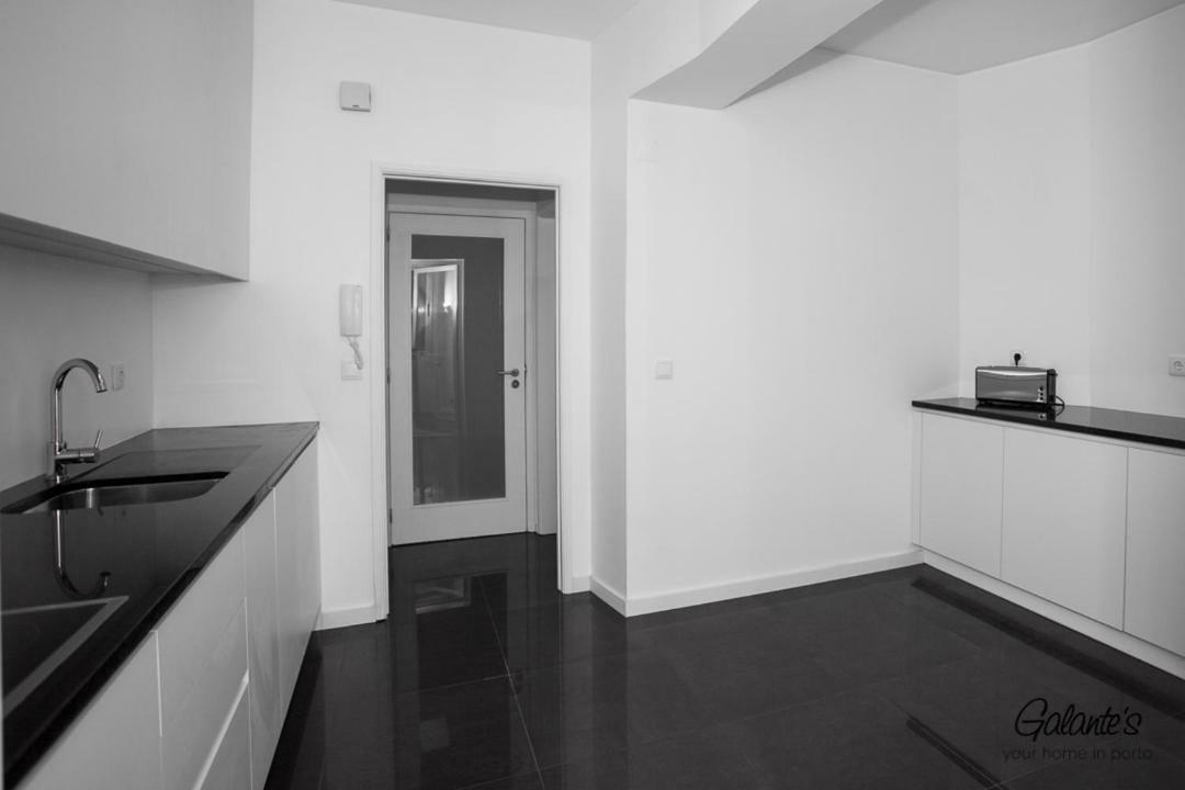 Downtown 3 Bedroom With Balcony - Quiet Street - Family Friendly - Groups Porto Exterior foto
